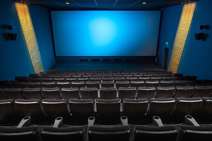 Компания Sony Pictures приостанавливает деятельность в России кинотеатр
