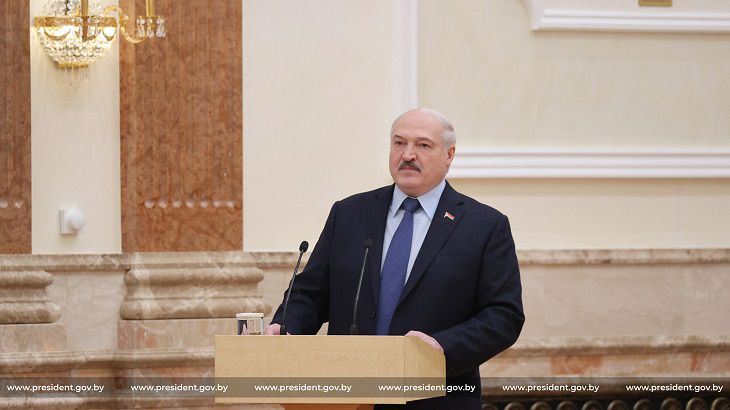 «Со всех сторон тут нас пытаются не просто уже укусить» – Лукашенко выступил с заявлением Лукашенко