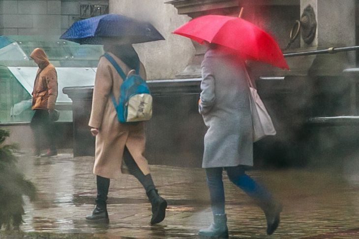 Достаем теплые куртки: синоптики уточнили прогноз на выходные дождь