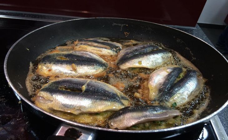 Как приготовить дешёвую рыбу, чтобы получилась вкуснее, чем дорогая из ресторана: улучшит вкус маринад