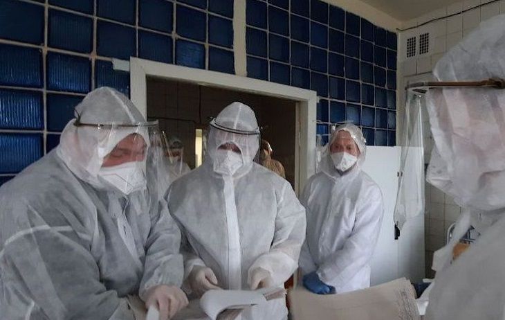Более 650 заболевших за сутки. Статистика по COVID-19 в Беларуси на 27 апреля врачи