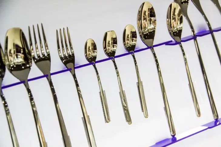 Зачем бросать в кипяток серебряные ложки после использования: хитрость удивит даже бывалых хозяек ложки