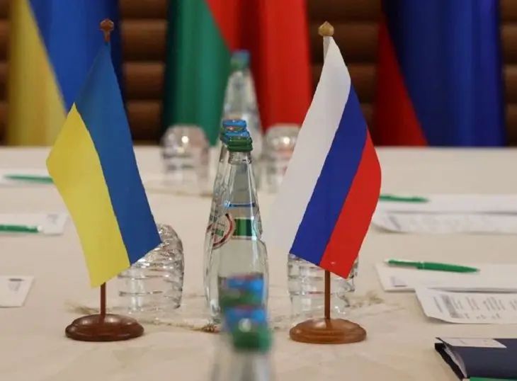 Великобритания рекомендует Украине не торопиться заключать соглашение с Россией флаги