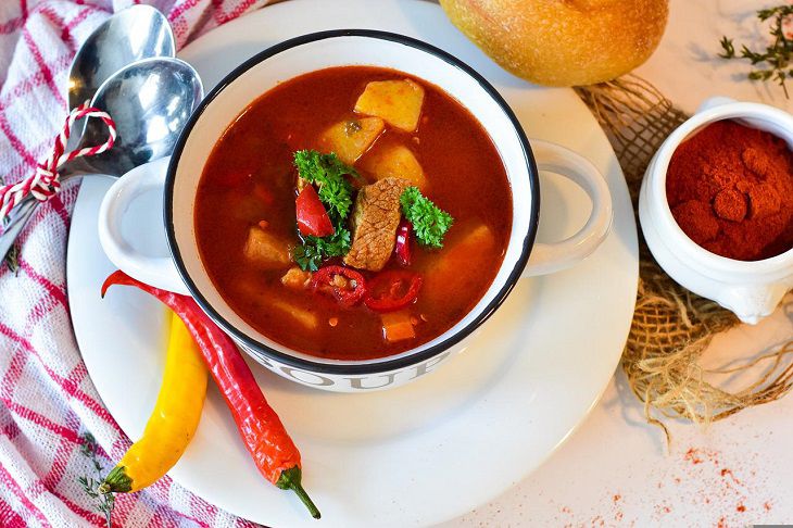 Как приготовить вкусный и сытный суп-гуляш: первое и второе в одном блюде