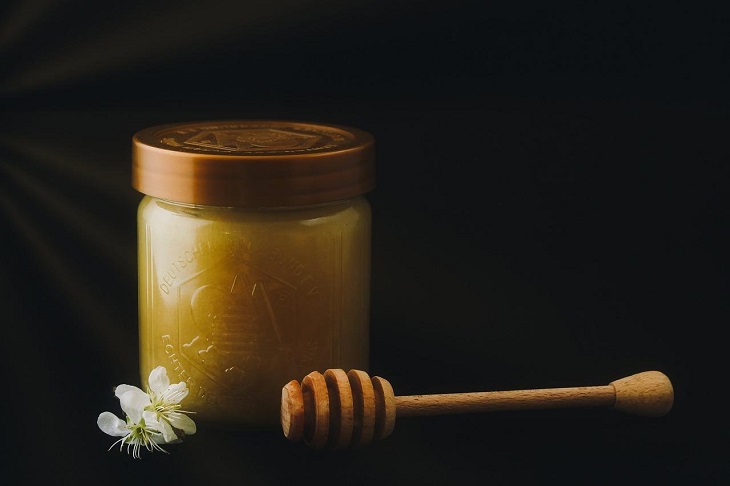 Диетолог Гинзбург рассказал о вреде мёда