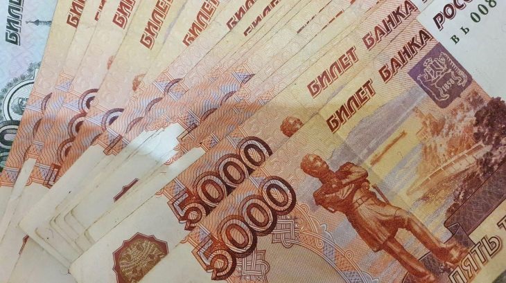 Около половины покупателей российского газа открыли счета в рублях – вице-премьер деньги