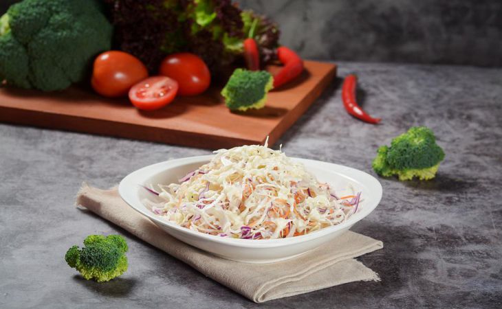 Как приготовить салат из свежей капусты, как в советской школьной столовой: есть хитрость Как приготовить салат из свежей капусты, как в советской школьной столовой: есть хитрость