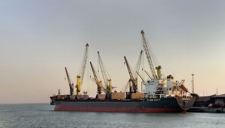ООН: в портах Украины заблокированы 4,5 млн тонн зерна корабль