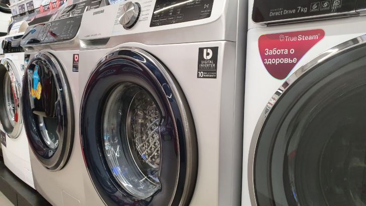 Как избавиться от неприятного запаха в стиральной машине: опытные хозяйки раскрыли простой способ стирка