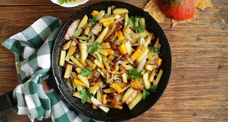 Простой салат к жареной картошке: всего 2 ингредиента Картофель