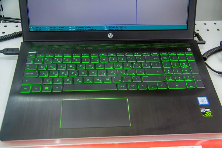 От SWIFT отключают несколько российских и один белорусский банк ноутбук