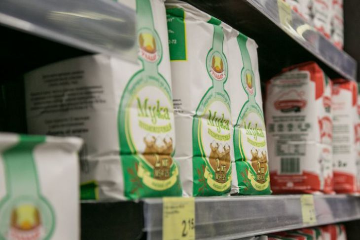 Почему дачники не выбрасывают даже испорченную муку: вот как использовать ее на огороде Мука