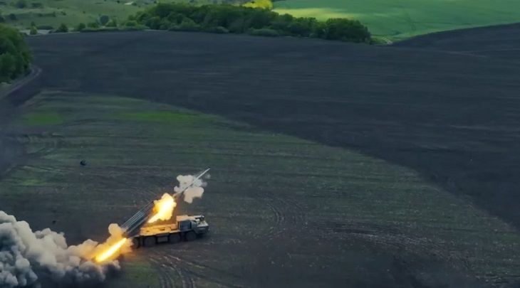 В офисе Зеленского рассказали, сколько Киеву надо гаубиц, танков и РСЗО военные