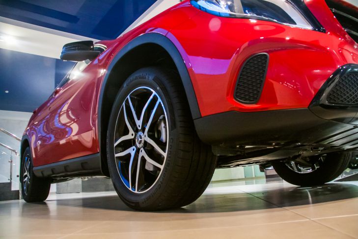 Как убрать небольшую царапину на поверхности авто: копеечное средство, дающее отличный результат автомобиль