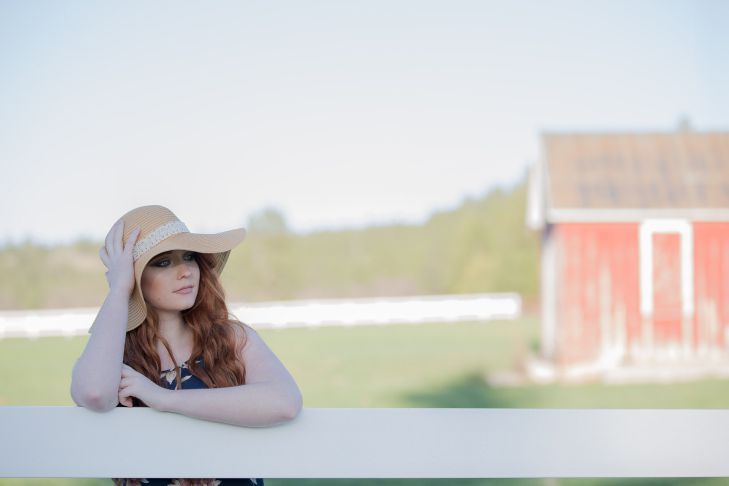 Последние дни июня 2022 года: каким знакам зодиака улыбнется удача девушка