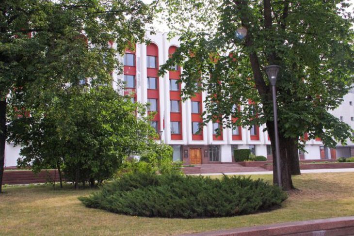 МИД Беларуси заявил о не совсем пристойном поведении посольства Швеции здание