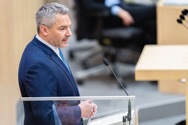 Канцлер Австрии заявил о невозможности введения эмбарго на российский газ Карл Нехаммер