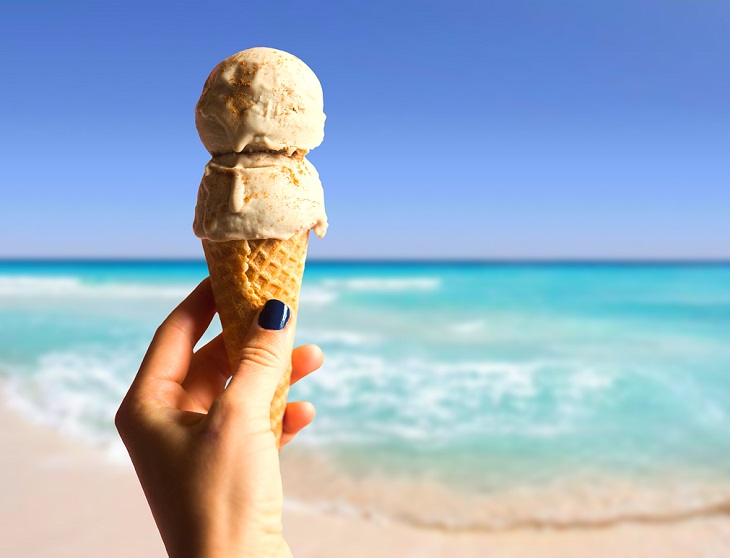 Пляж, мороженое