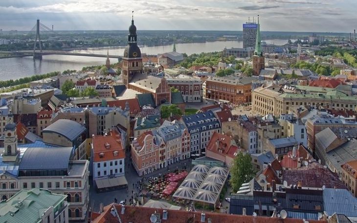 Россиян, въезжающих в Латвию, обязывают подписывать документ, осуждающий спецоперацию в Украине Латвия