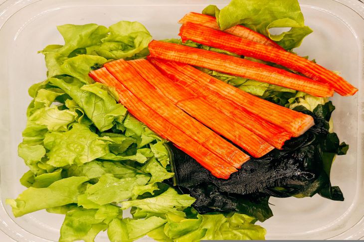 Вкусная закуска из крабовых палочек: как приготовить аппетитное и сытное блюдо за 10 минут Крабовые палочки