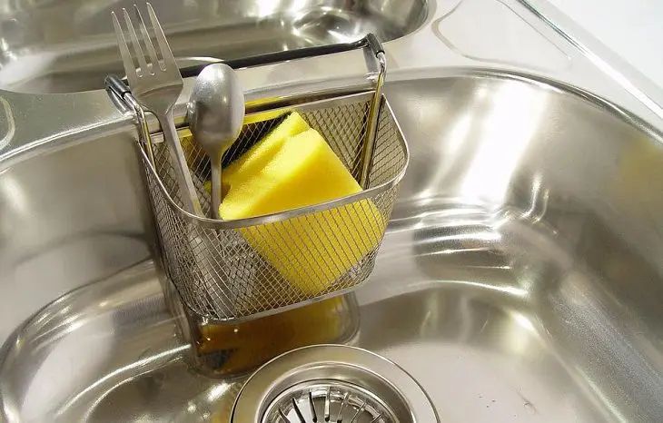 Чем прочистить засор в трубах без сантехника: 3 простых способа посуда