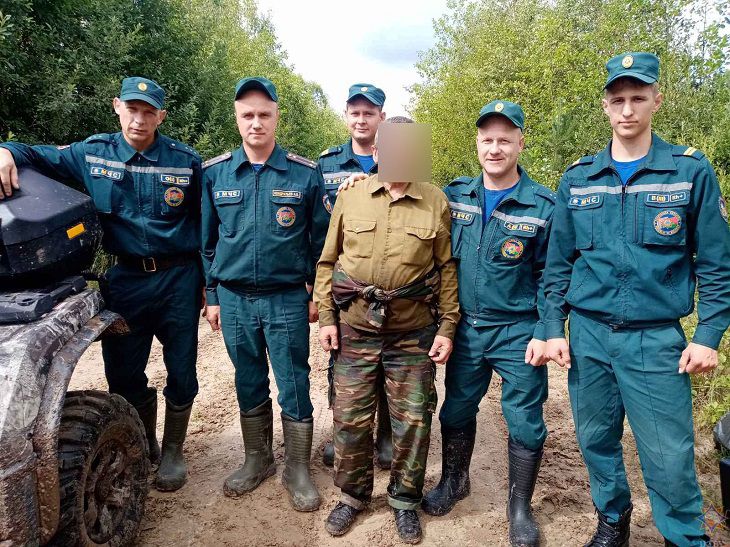 Искали МЧС, милиция, пограничники, лесники. Под Гродно грибник две ночи провел в лесу люди