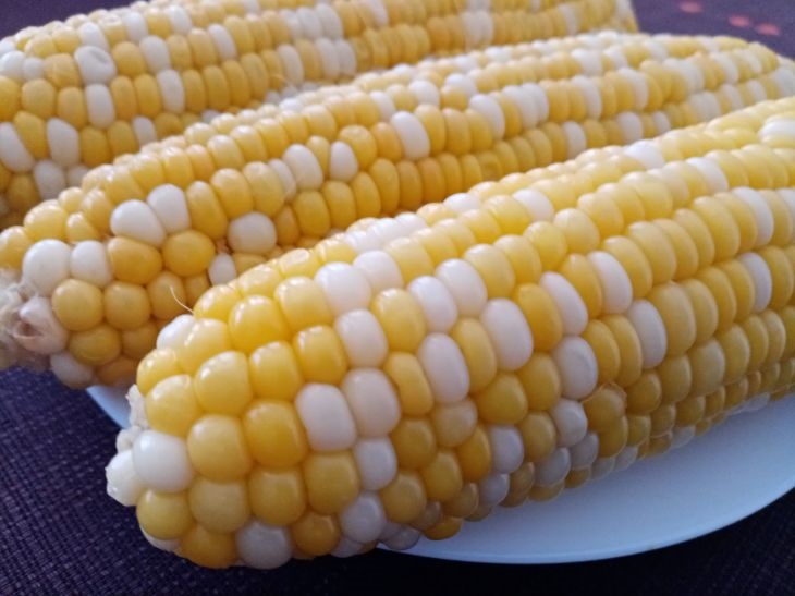 Диетолог рассказал об опасности чрезмерного употребления кукурузы Кукуруза