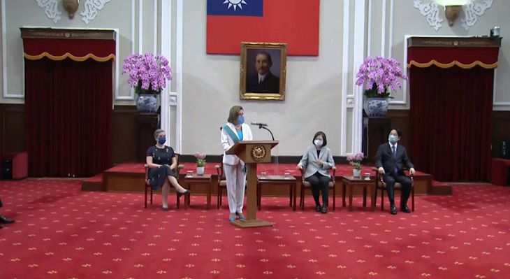 Китай заявил США о решительном протесте против визита Пелоси на Тайвань Пелоси