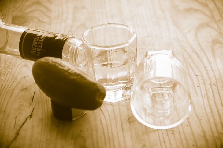 Как на основе водки приготовить эффективное чистящее средство: секреты хитрых хозяек