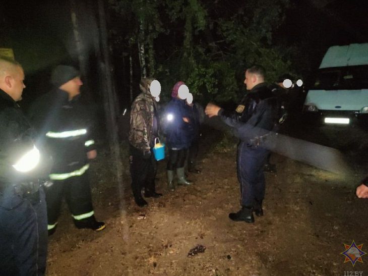 Шесть белорусов исчезли в лесу Брестской области люди