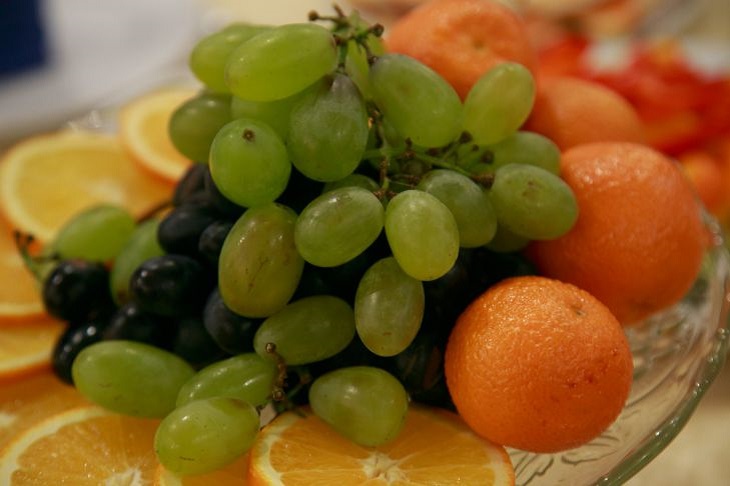 Продукты какого цвета нужно включить в рацион осенью Фрукты