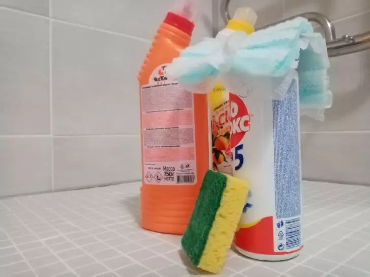 Как безопасно очистить губки и тряпки для уборки, чтобы не стали магнитом для микробов тряпка