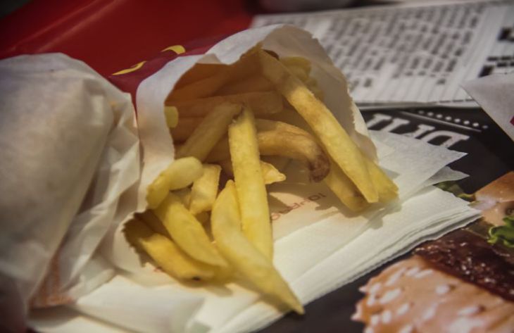 Доктор рассказал, почему «тянет на солененькое» Картошка фри