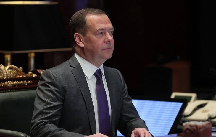 Медведев посоветовал Маску «завязывать» со Starlink в Украине Дмитрий Медведев