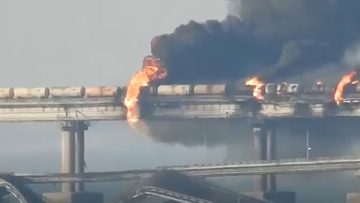 Число погибших в результате взрыва на Крымском мосту возросло до четырех мост