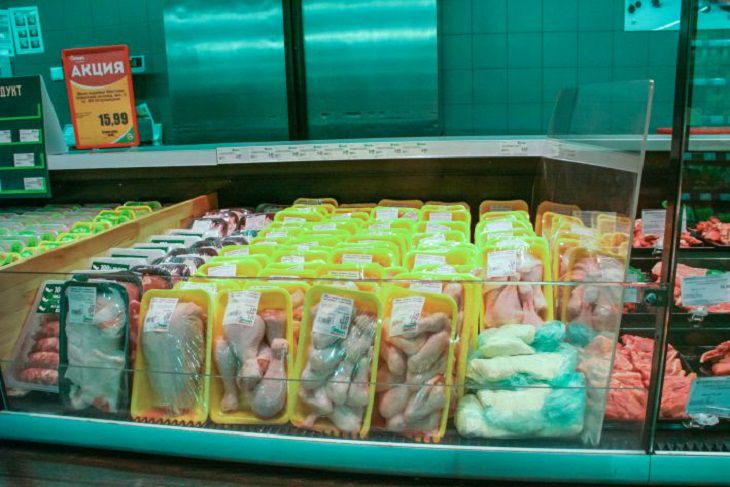 В Беларуси установлено ограничение на продажу частей тушки птицы магазинной разделки курица