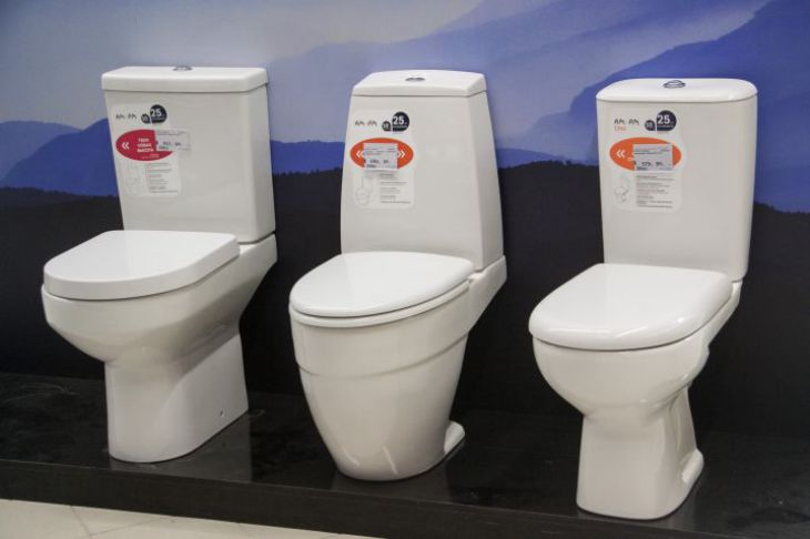 Как избавиться от запаха в уличном туалете или сливной яме: поможет средство из кухонного шкафчика Унитазы