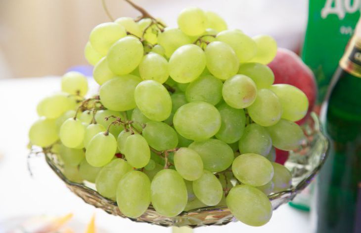 Почему стоит есть виноград: медики назвали 7 полезных свойств продукта