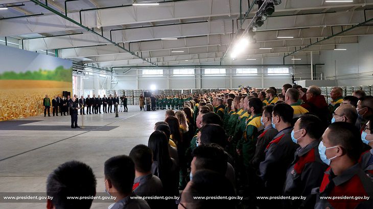 Беларусь и Россия создают совместную спутниковую группировку – Лукашенко люди