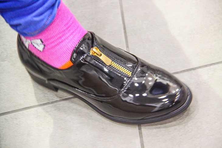 Терапевт рассказала, почему нельзя ходить в мокрой обуви Обувь