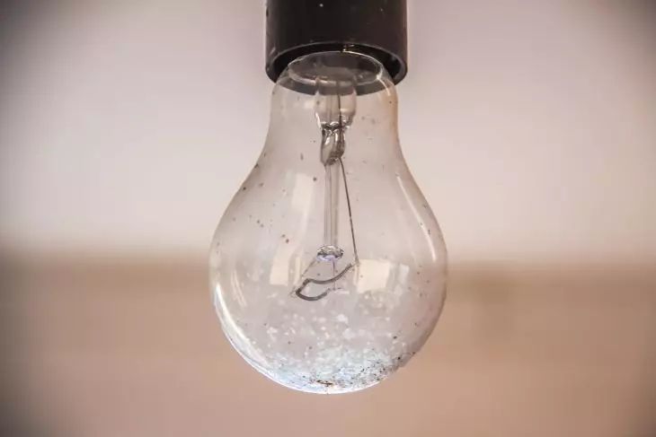 Херсоноблэнерго: во всех районах Херсона пропал свет лампочка