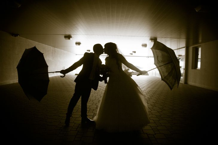 Мужчины этих знаков зодиака будут носить свою возлюбленную на руках Поцелуй