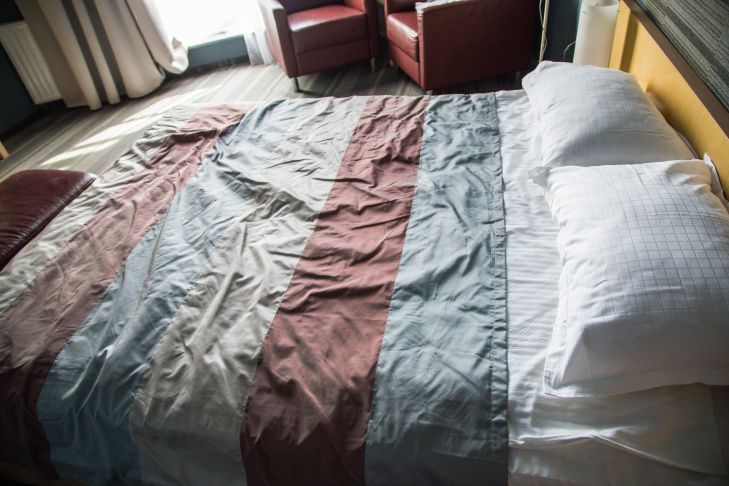 Какие 3 недорогих предмета улучшат интерьер спальни: дизайнеры раскрыли секреты