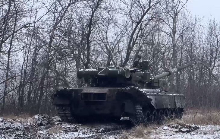 На запорожское направление прибыли российские танки Т-80 танк