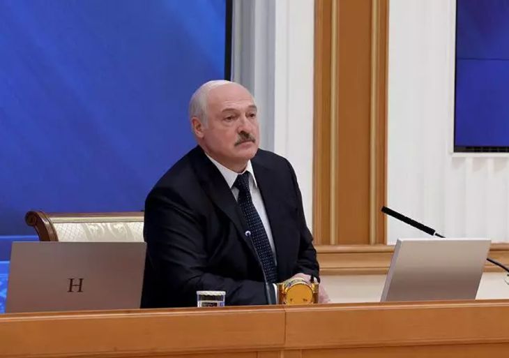 Пока не рубанешь топором: Лукашенко призвал избавиться от волокиты и бюрократизма