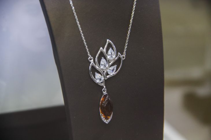 Самый быстрый способ очистки серебра: на празднике вы будете сиять Колье