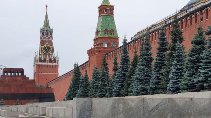 Новогоднего приема в Кремле и большой пресс-конференции Путина не будет – Песков