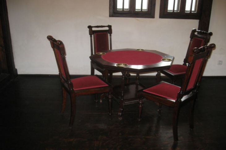 Как убрать вмятины с деревянной мебели: хитрость, которой пользуются опытные плотники Деревянная мебель