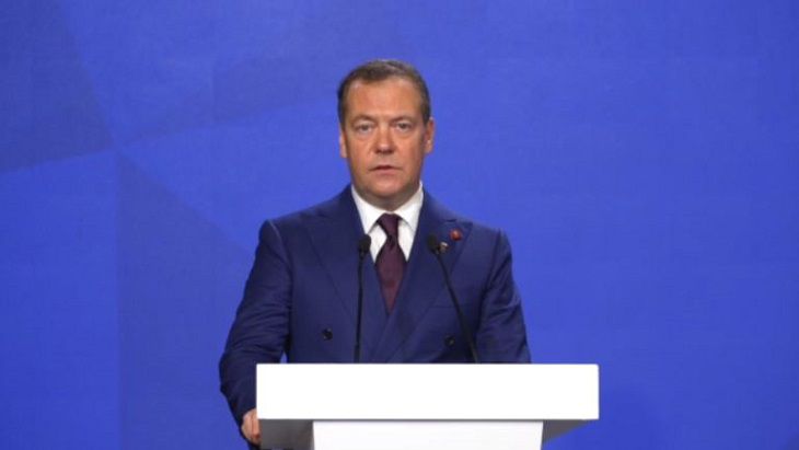 «Зоологическая ненависть». Медведев объяснил, почему решение о потолке цен – «дурацкое» Медведев