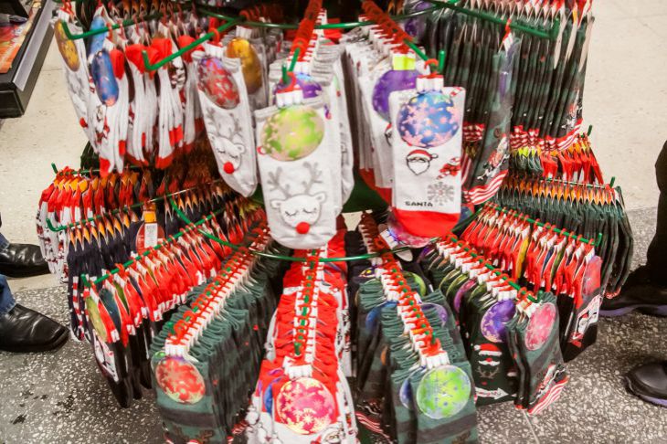 Зачем рассудительные хозяйки хранят дома дырявые носки: 3 способа применения Носки